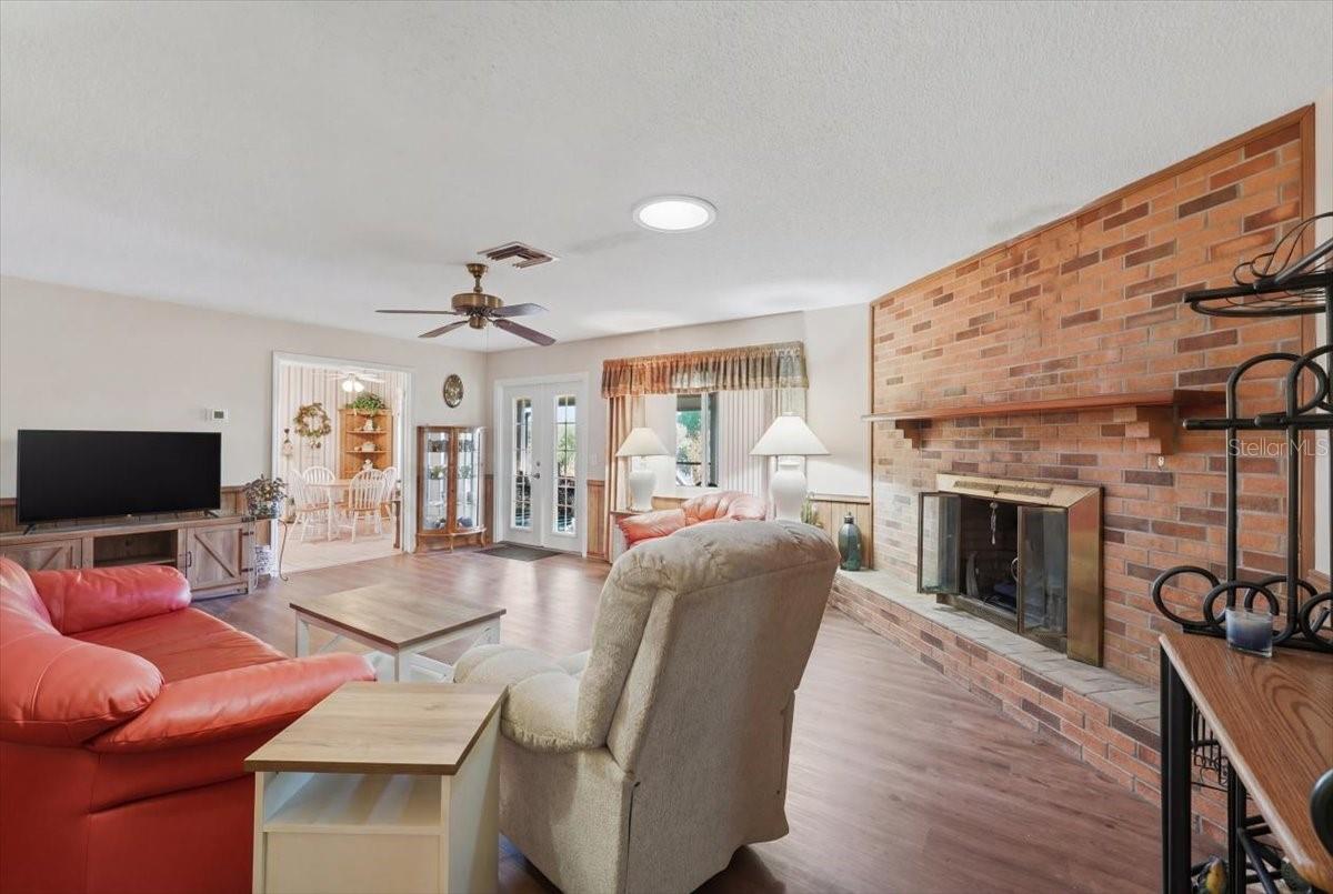 Image 37 of 61 For 236 W Lake Ina Drive