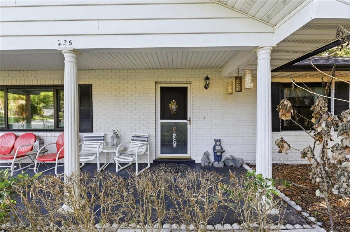 Image 4 of 61 For 236 W Lake Ina Drive