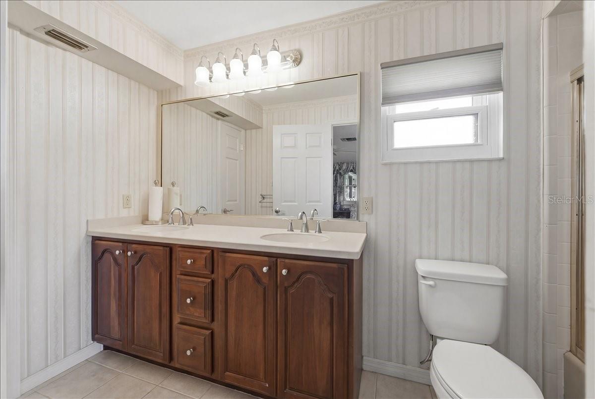 Image 46 of 61 For 236 W Lake Ina Drive