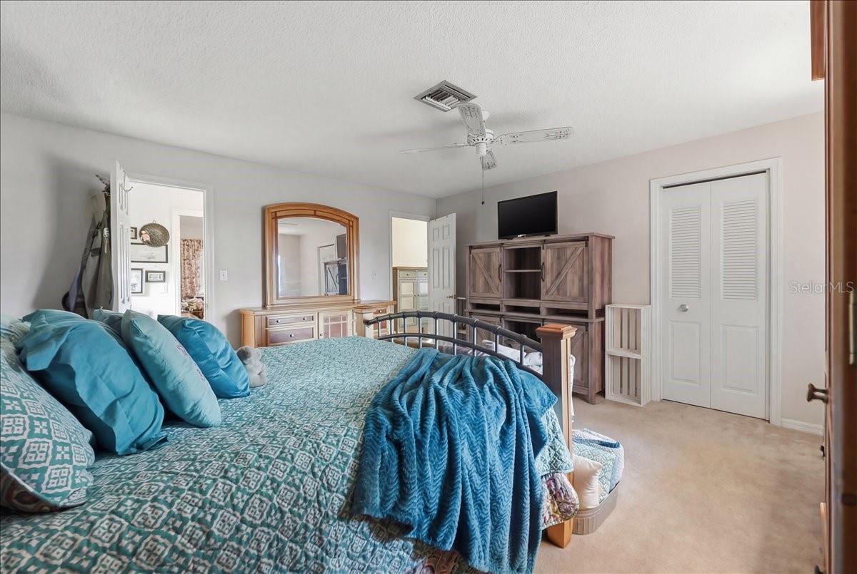 Image 51 of 61 For 236 W Lake Ina Drive