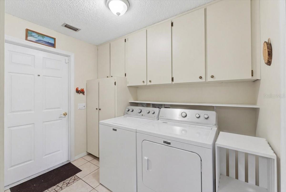 Image 57 of 61 For 236 W Lake Ina Drive