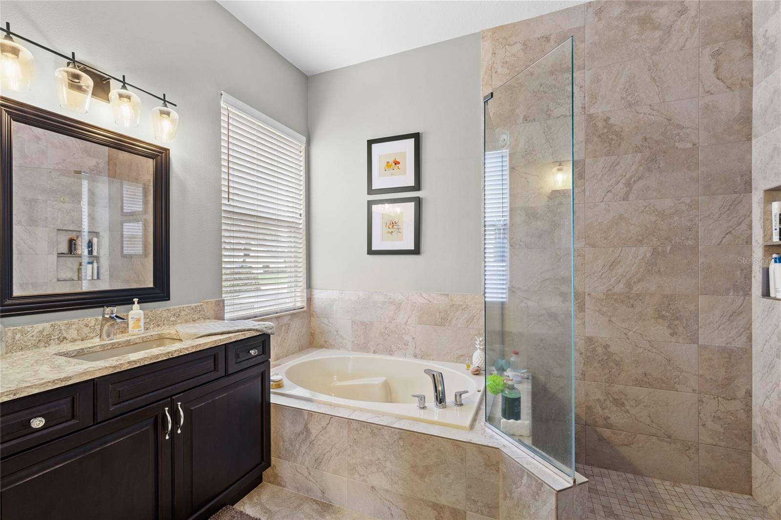 Image 21 of 43 For 5118 Chelwyn Court