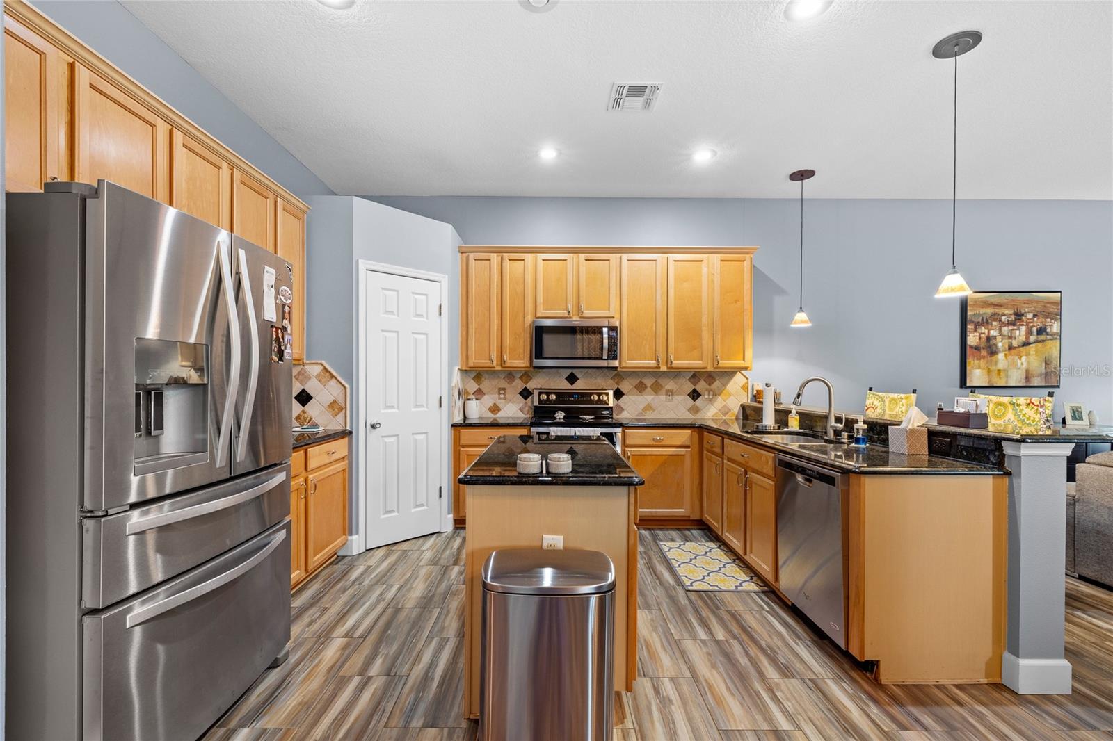 Image 33 of 43 For 5118 Chelwyn Court