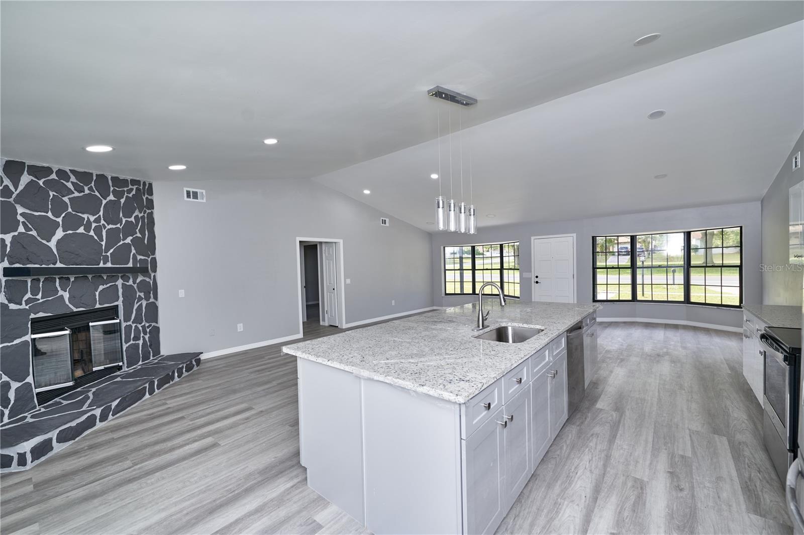 Image 15 of 53 For 211 Marion Oaks Lane