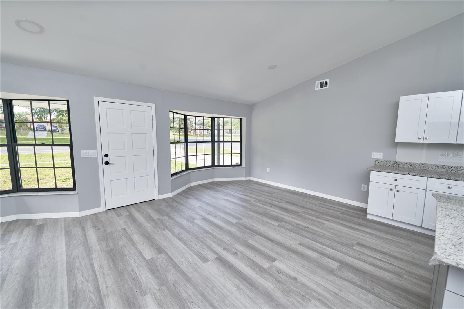 Image 17 of 53 For 211 Marion Oaks Lane