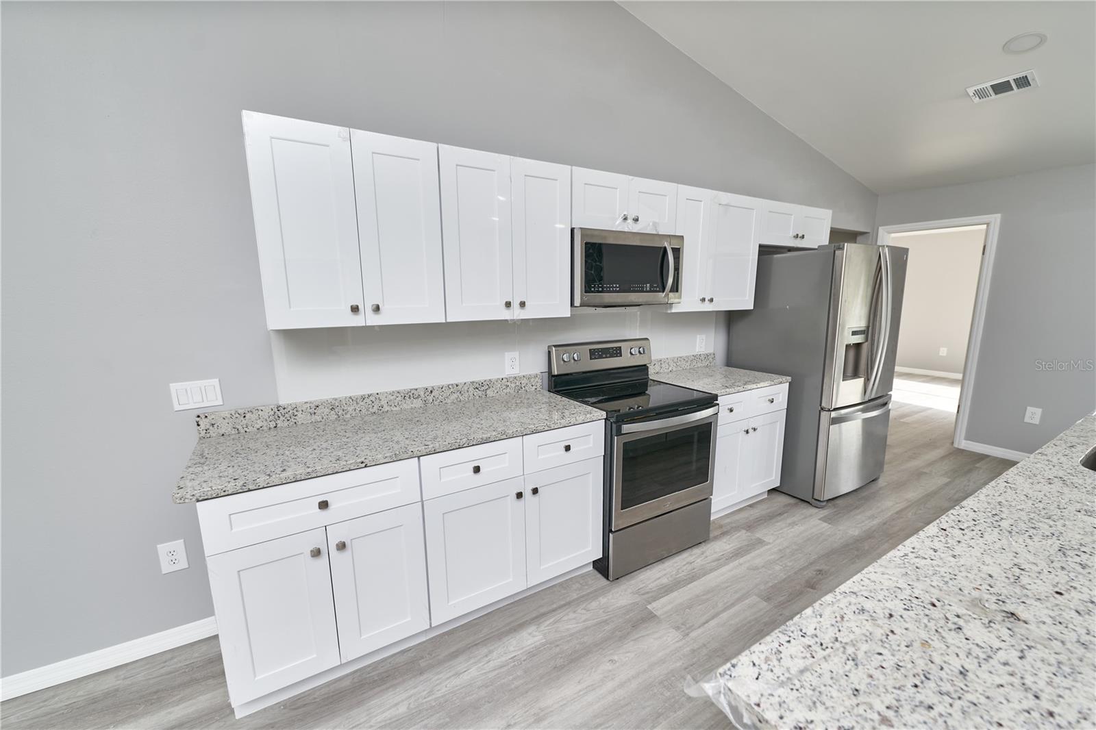 Image 18 of 53 For 211 Marion Oaks Lane