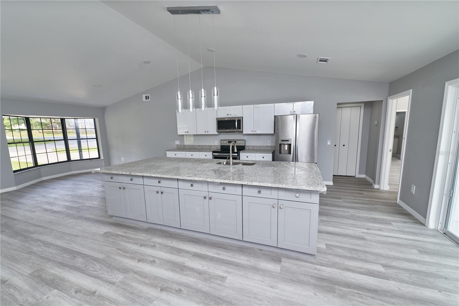 Image 20 of 53 For 211 Marion Oaks Lane