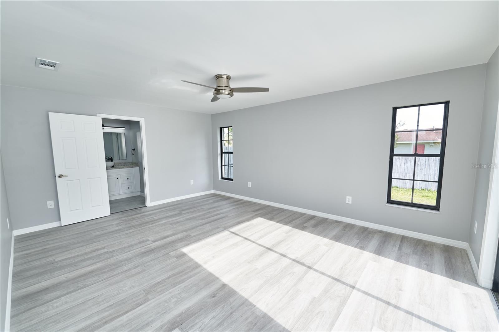 Image 21 of 53 For 211 Marion Oaks Lane