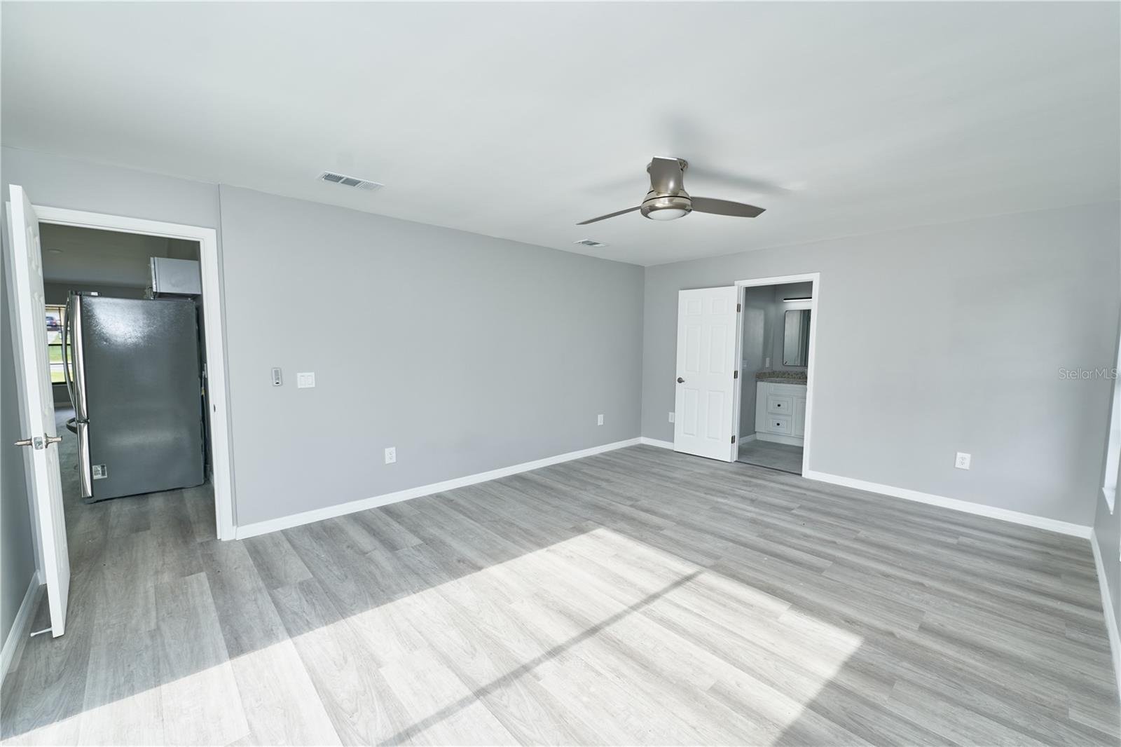 Image 22 of 53 For 211 Marion Oaks Lane