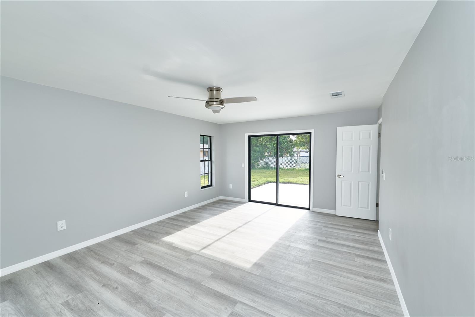 Image 23 of 53 For 211 Marion Oaks Lane