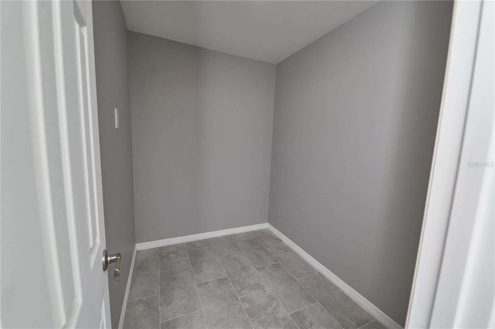 Image 27 of 53 For 211 Marion Oaks Lane