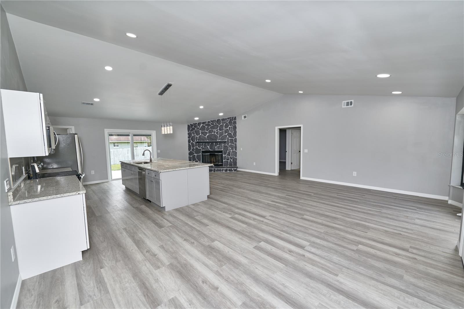 Image 32 of 53 For 211 Marion Oaks Lane