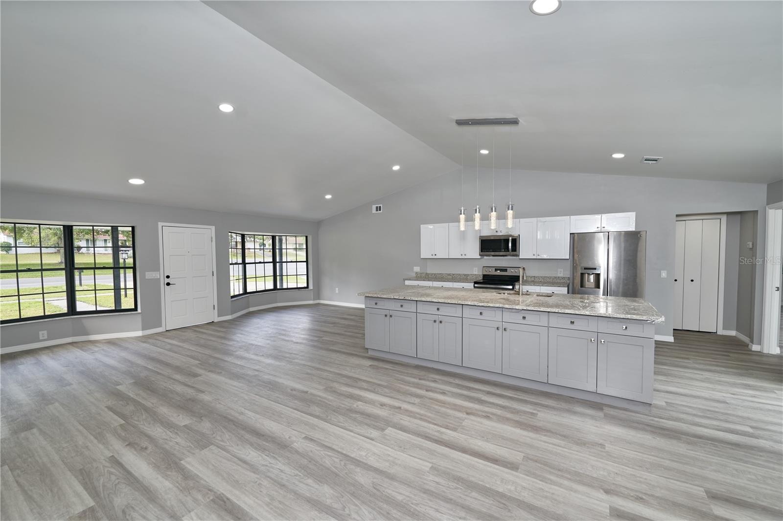 Image 34 of 53 For 211 Marion Oaks Lane