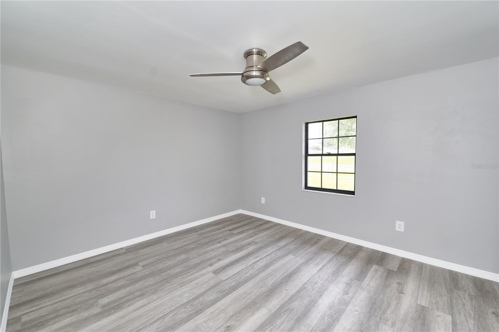 Image 37 of 53 For 211 Marion Oaks Lane