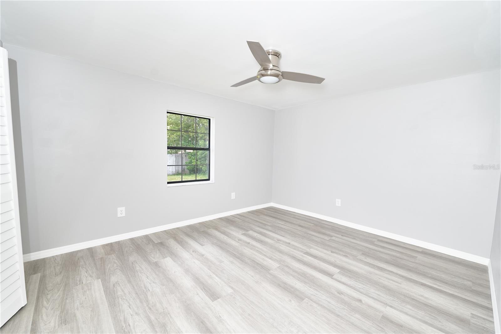 Image 41 of 53 For 211 Marion Oaks Lane