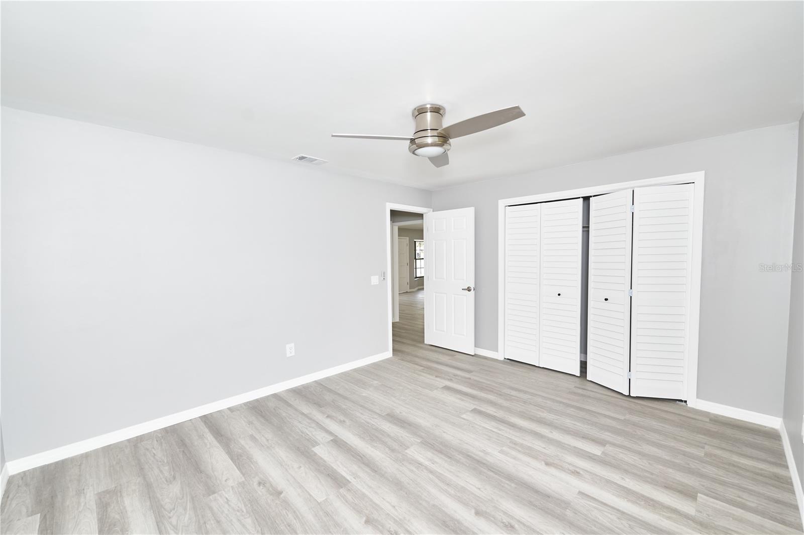 Image 43 of 53 For 211 Marion Oaks Lane