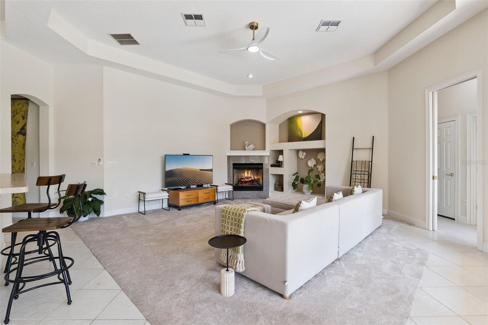 Image 10 of 59 For 213 Heatherwood Court