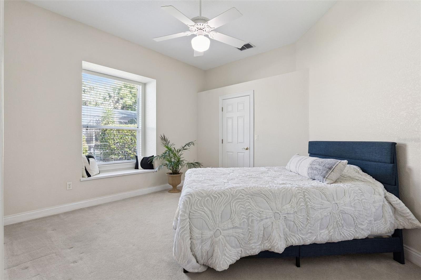 Image 28 of 59 For 213 Heatherwood Court