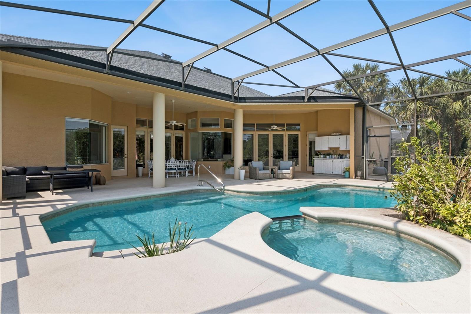 Image 37 of 59 For 213 Heatherwood Court