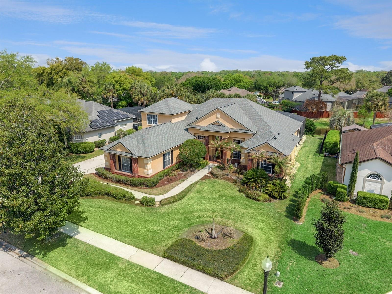 Image 4 of 59 For 213 Heatherwood Court