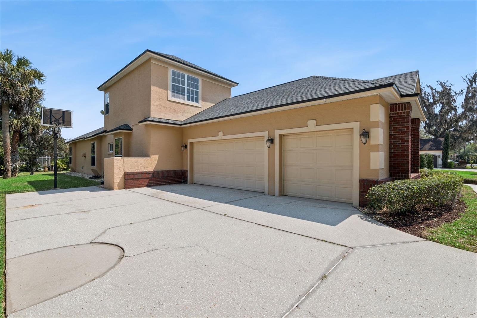 Image 44 of 59 For 213 Heatherwood Court