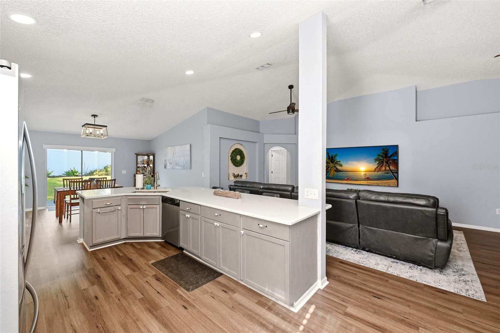 Image 14 of 36 For 2257 Kingscrest Circle