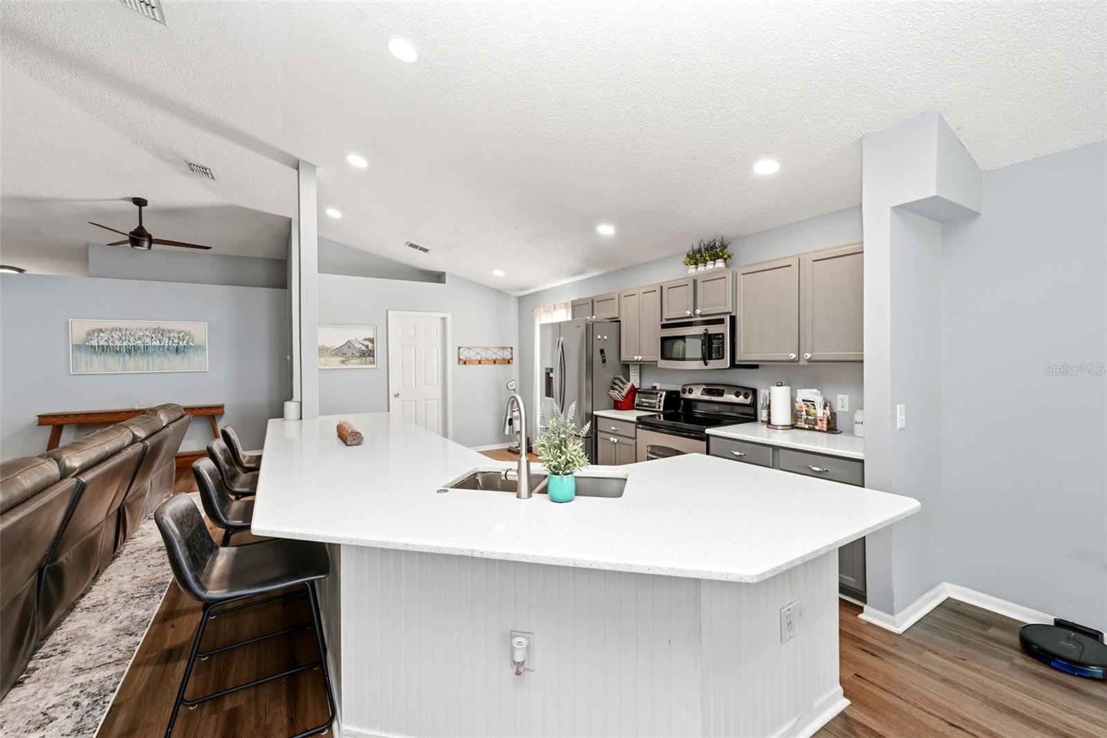 Image 16 of 36 For 2257 Kingscrest Circle