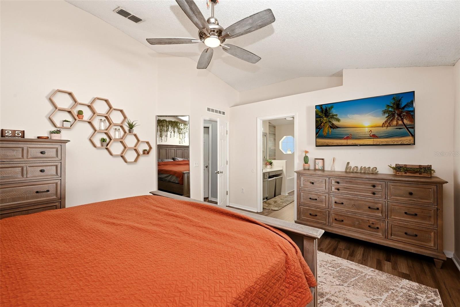 Image 20 of 36 For 2257 Kingscrest Circle