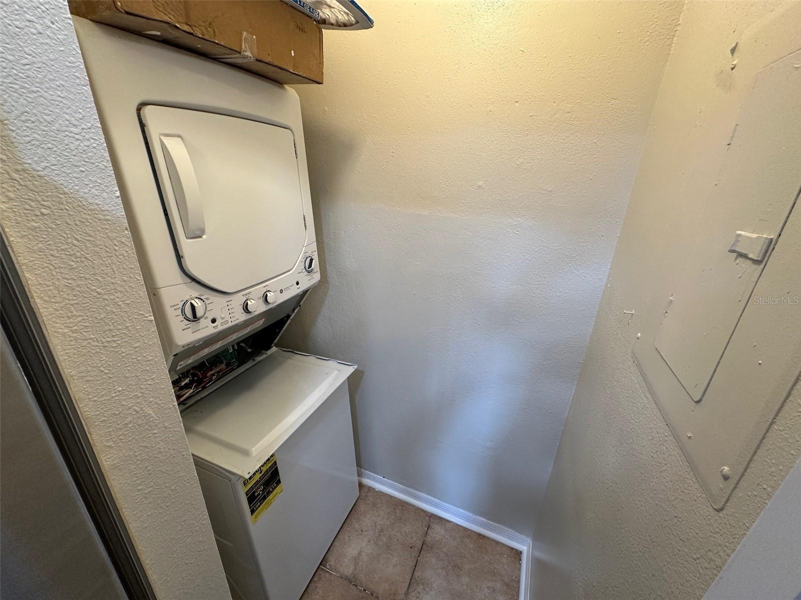 Image 9 of 15 For 626 Cambridge Way 98