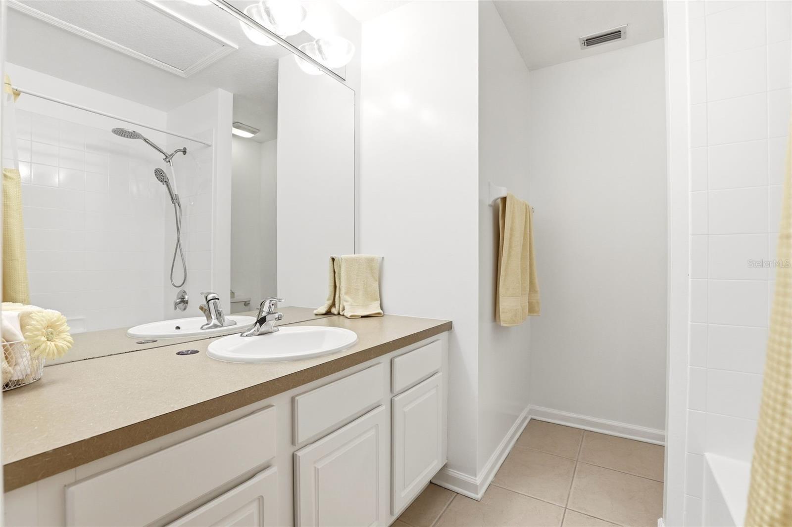 Image 21 of 33 For 1950 Stockton Drive