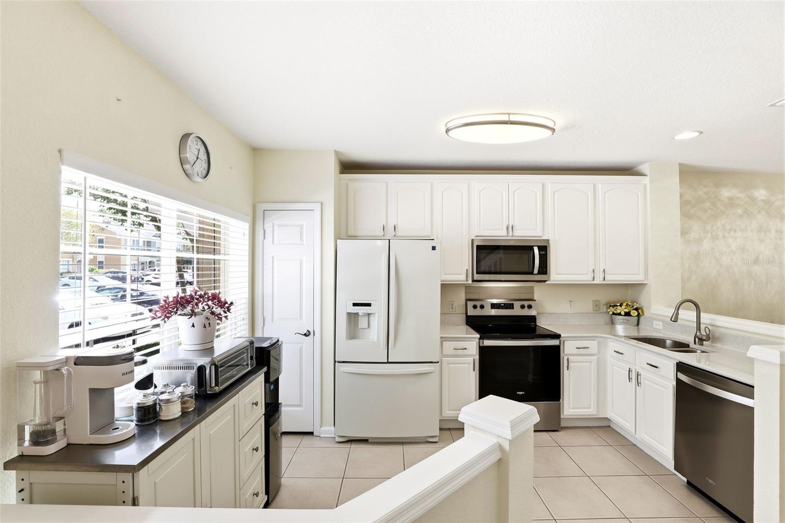 Image 7 of 33 For 1950 Stockton Drive