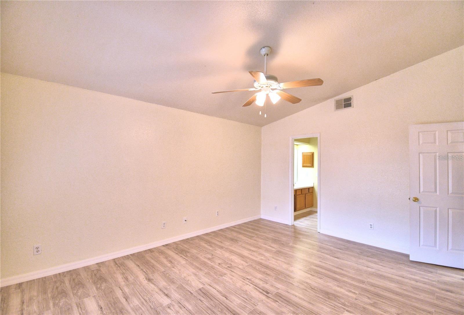 Image 13 of 34 For 616 Crystals Boulevard