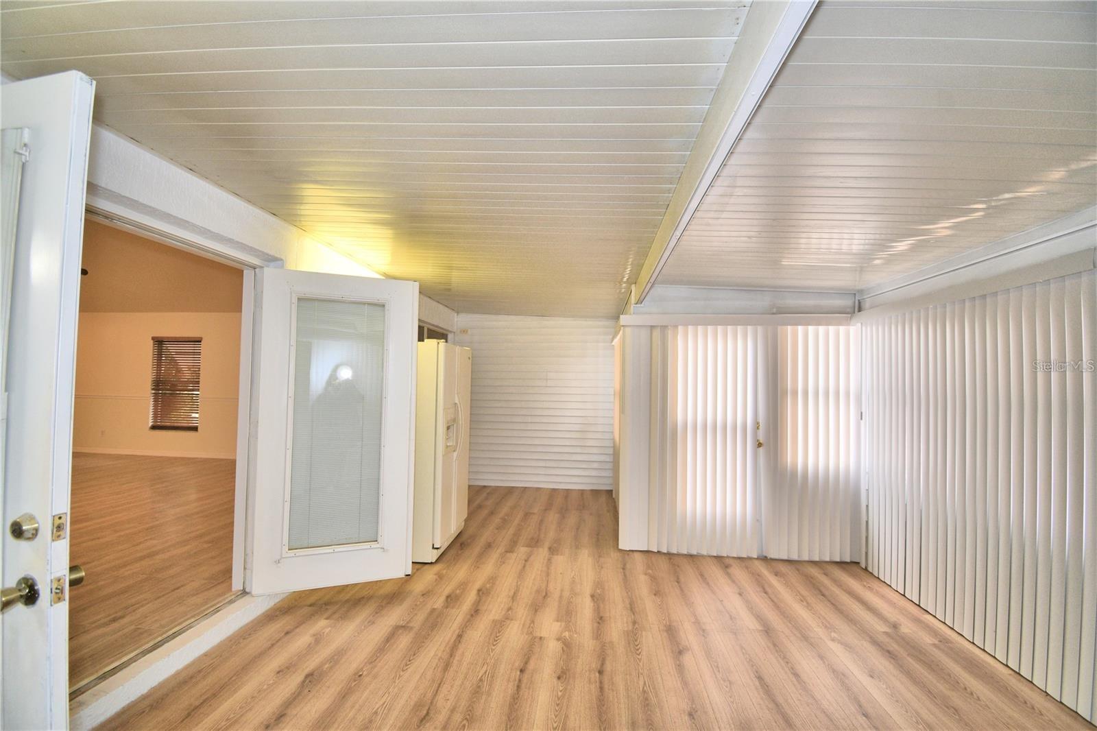 Image 27 of 34 For 616 Crystals Boulevard