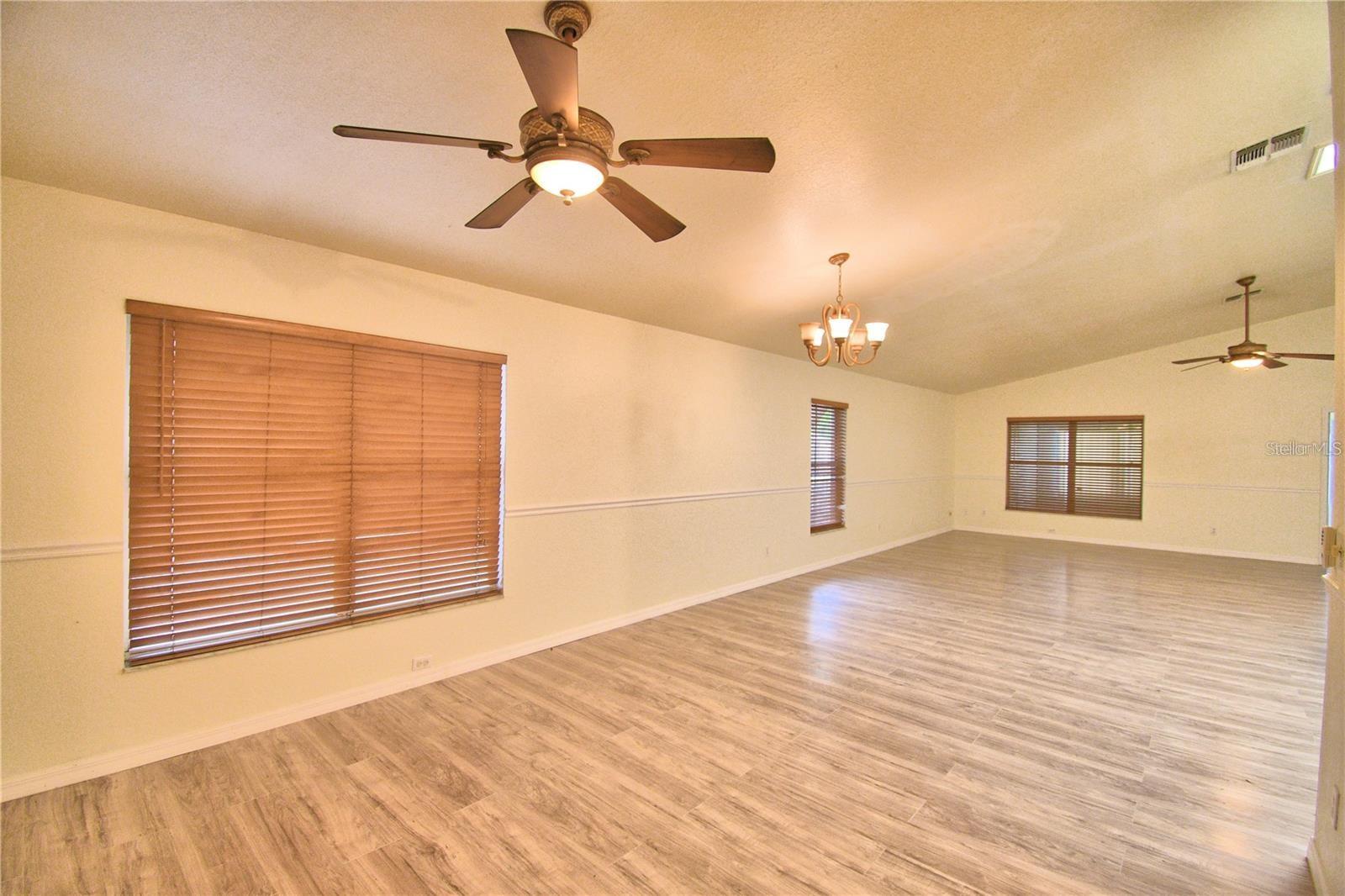 Image 7 of 34 For 616 Crystals Boulevard