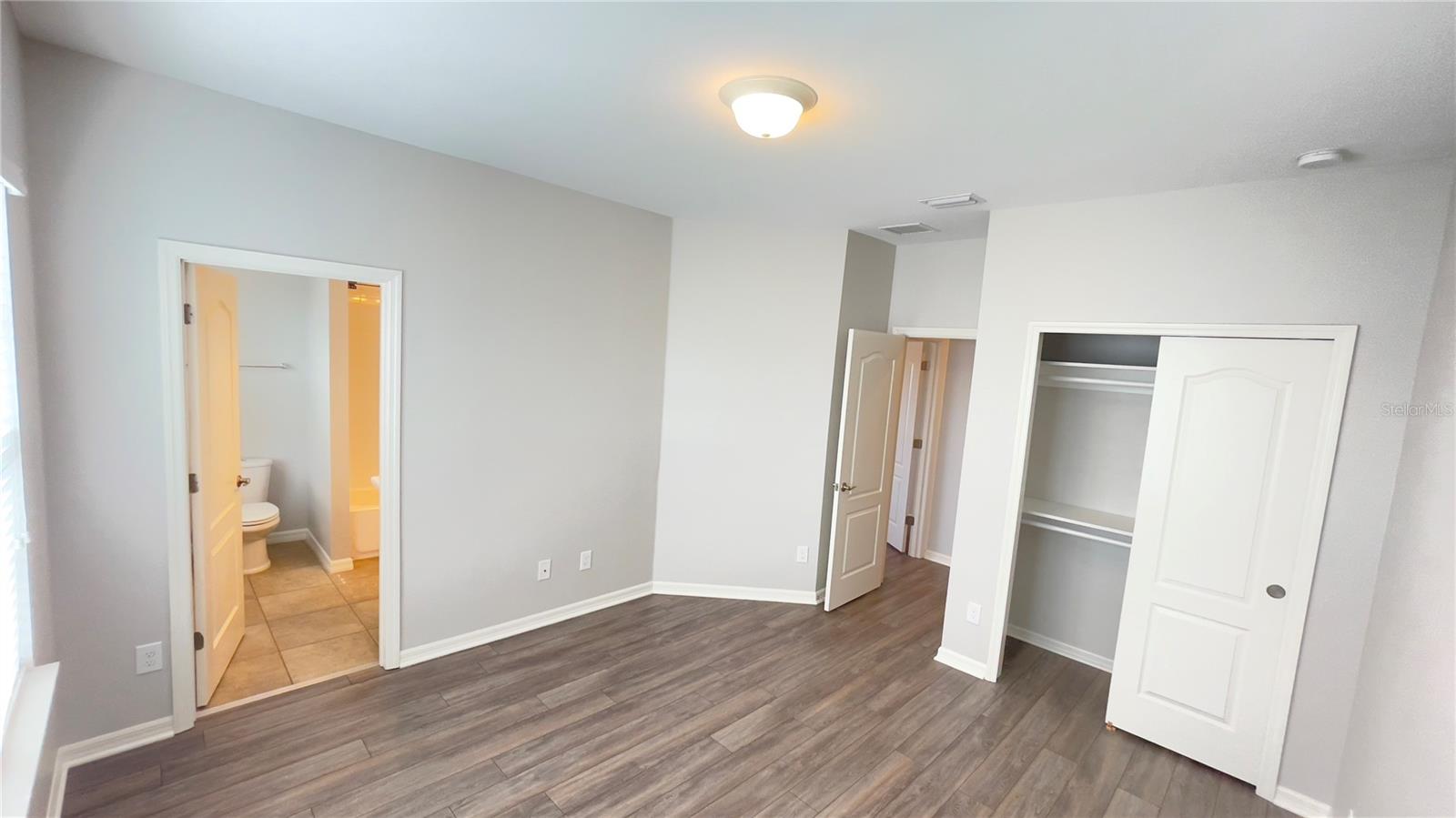 Image 16 of 31 For 7255 Shadeview Alley