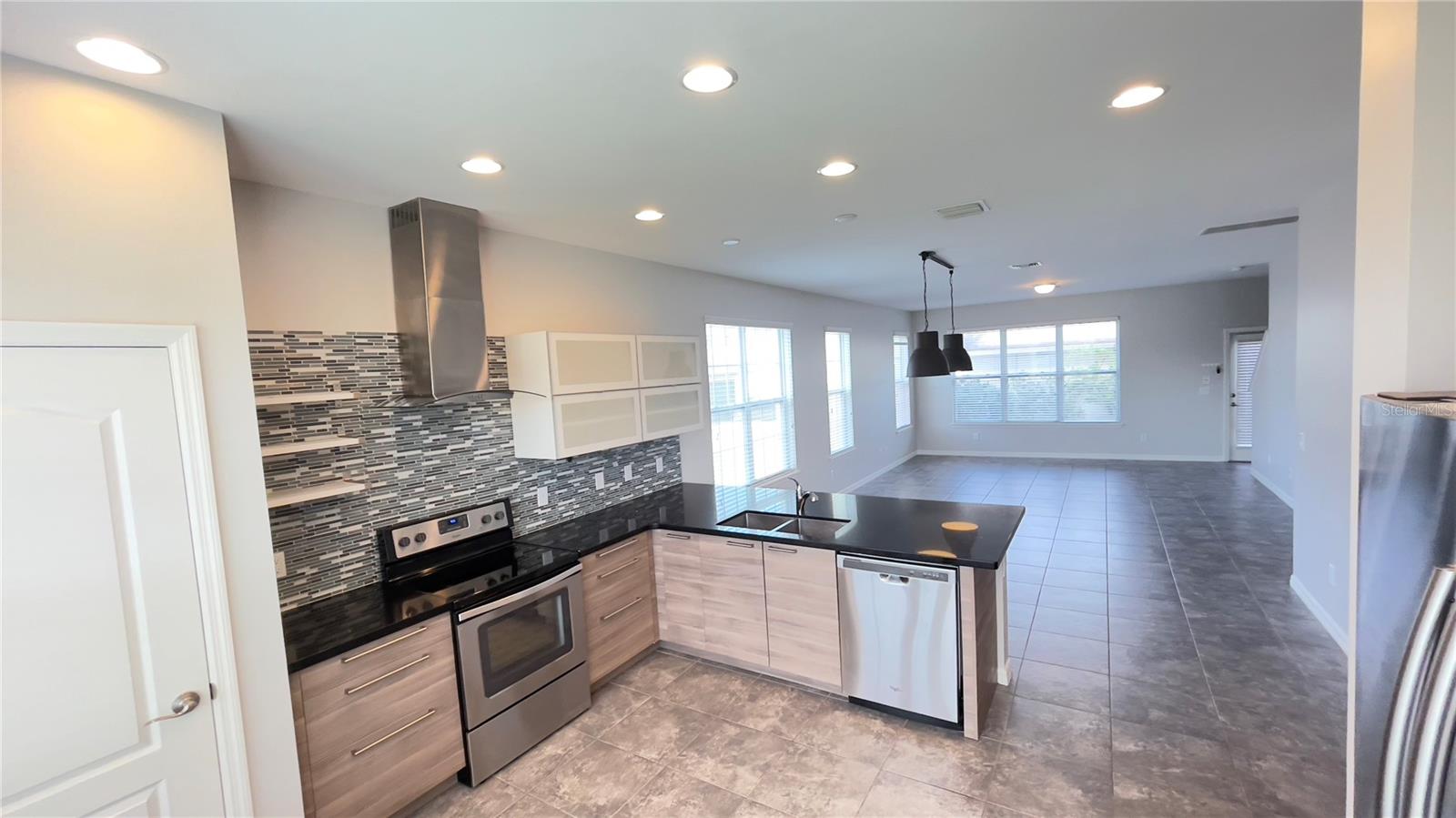 Image 3 of 31 For 7255 Shadeview Alley