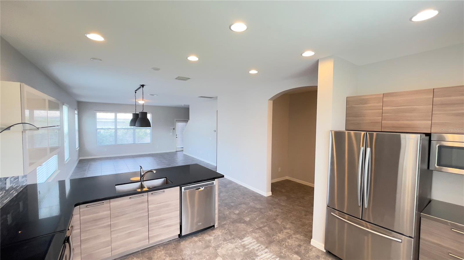 Image 4 of 31 For 7255 Shadeview Alley