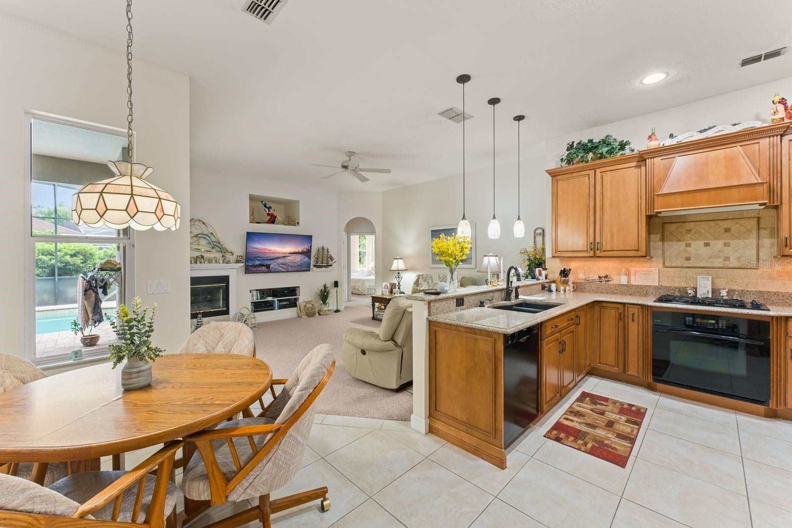 Image 10 of 46 For 827 Chatfield Way