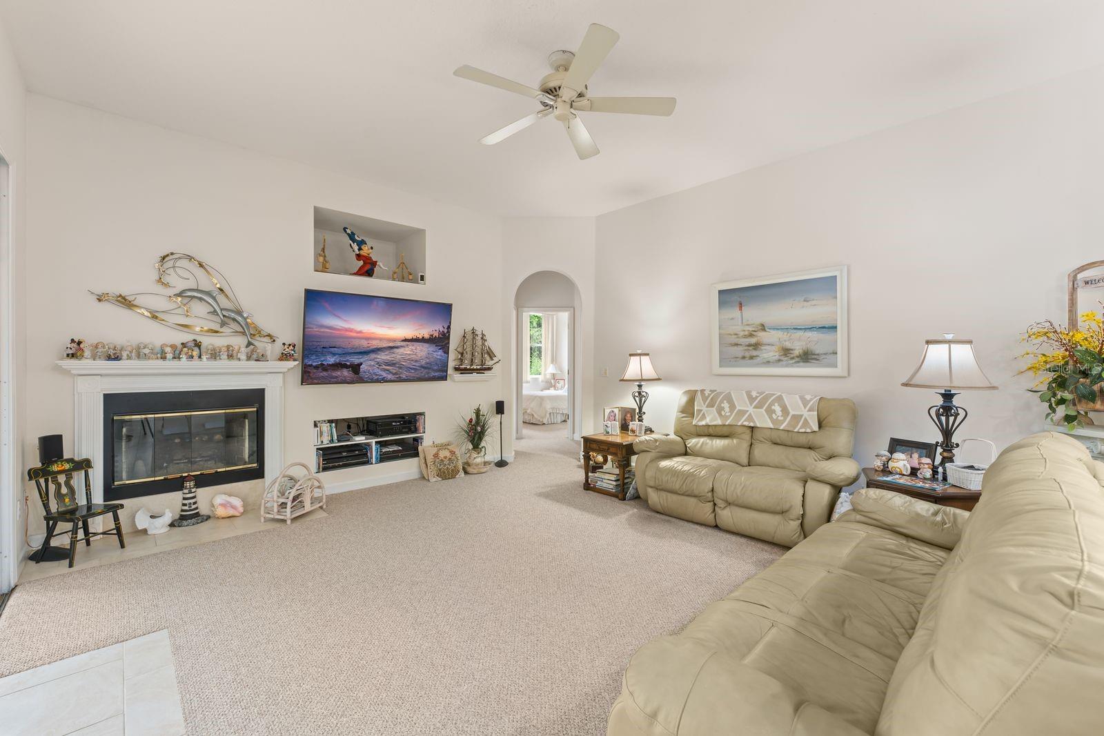 Image 16 of 46 For 827 Chatfield Way