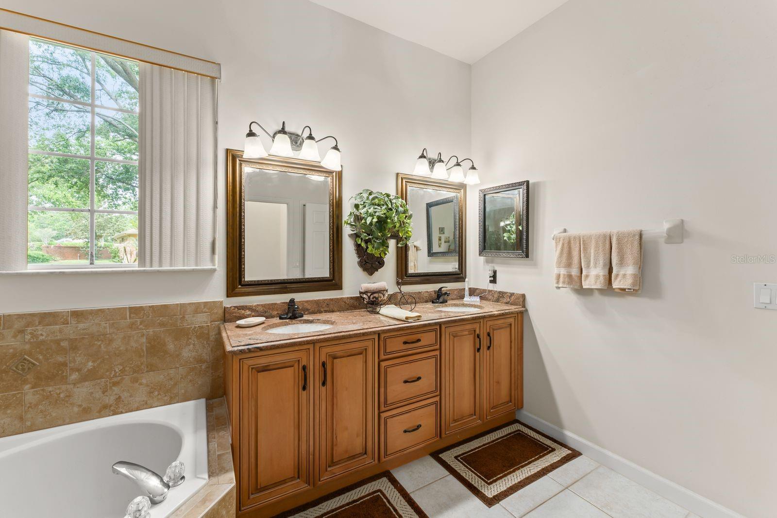 Image 24 of 46 For 827 Chatfield Way