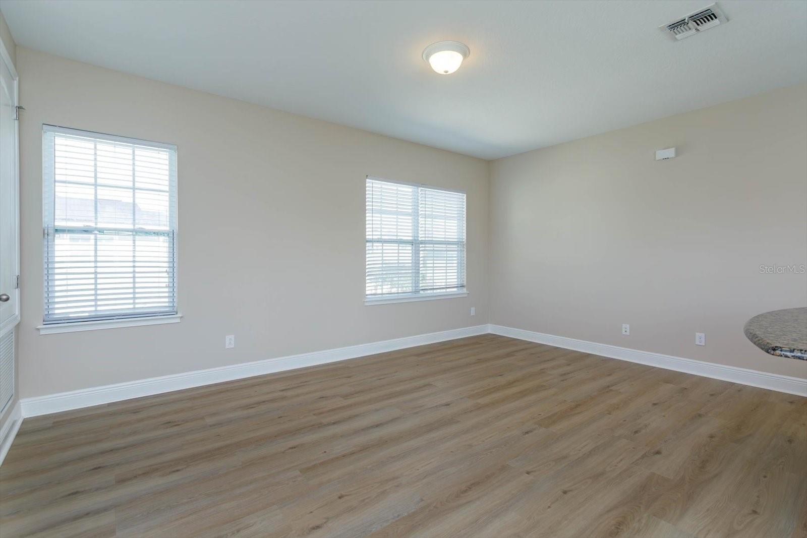 Image 10 of 24 For 13912 Corrigan Avenue