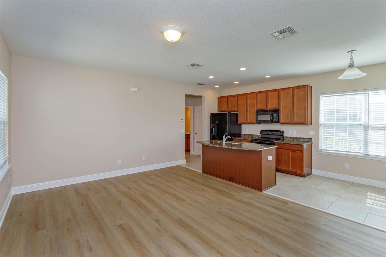 Image 13 of 24 For 13912 Corrigan Avenue