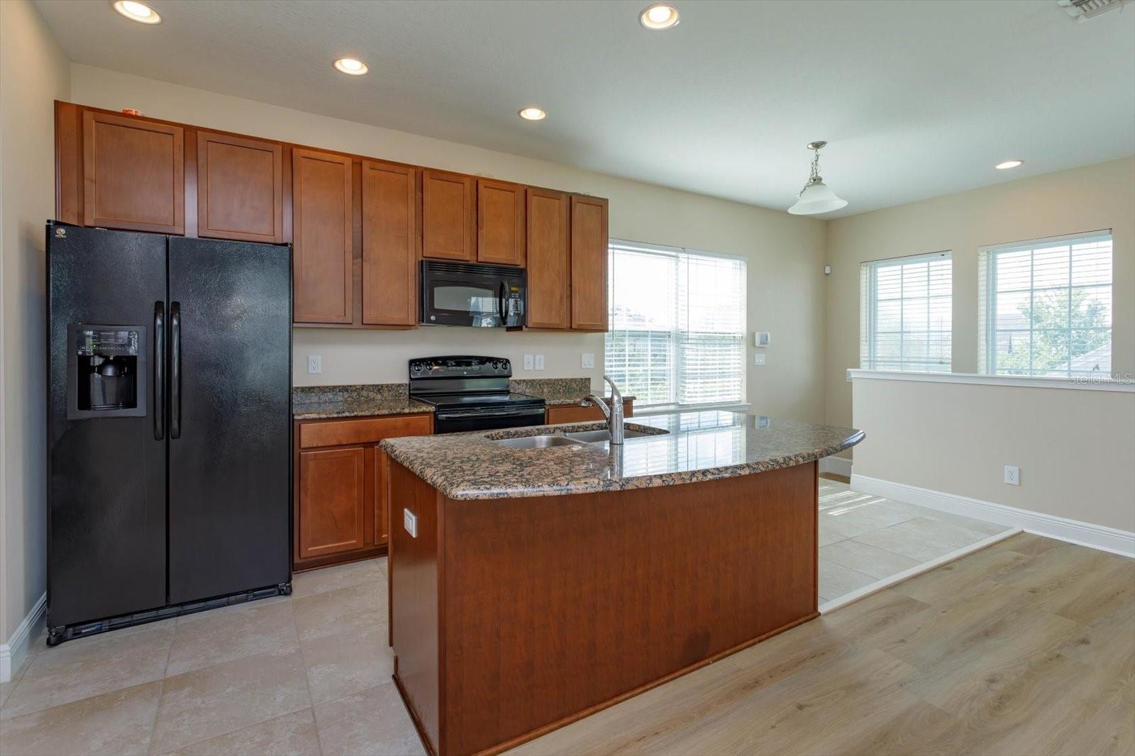 Image 6 of 24 For 13912 Corrigan Avenue