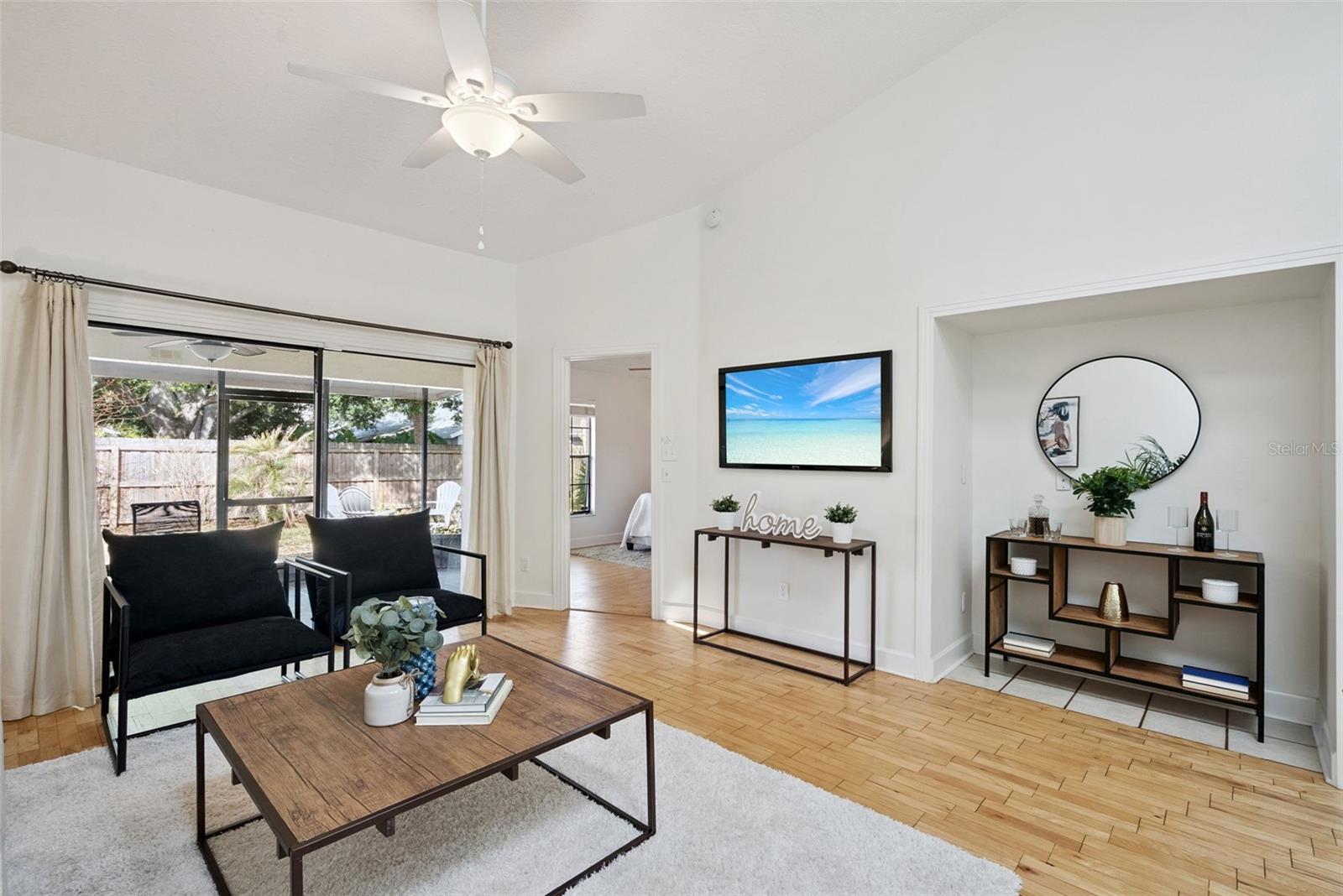 Image 11 of 27 For 410 Poplar Court