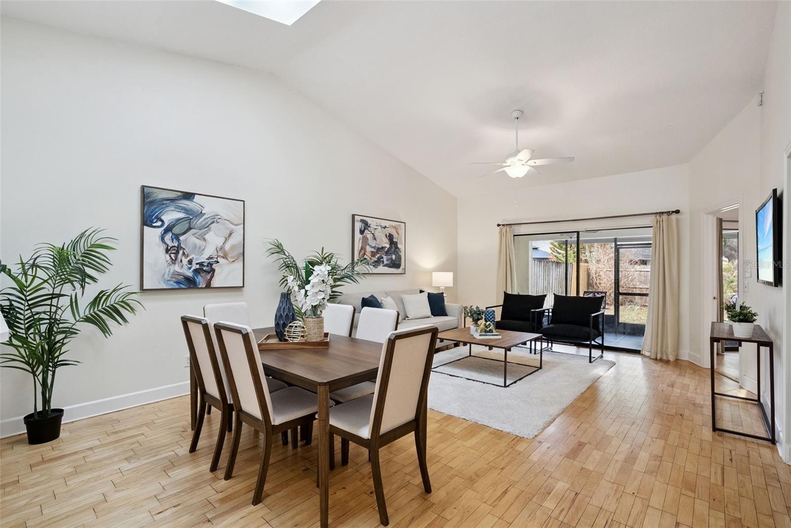 Image 12 of 27 For 410 Poplar Court