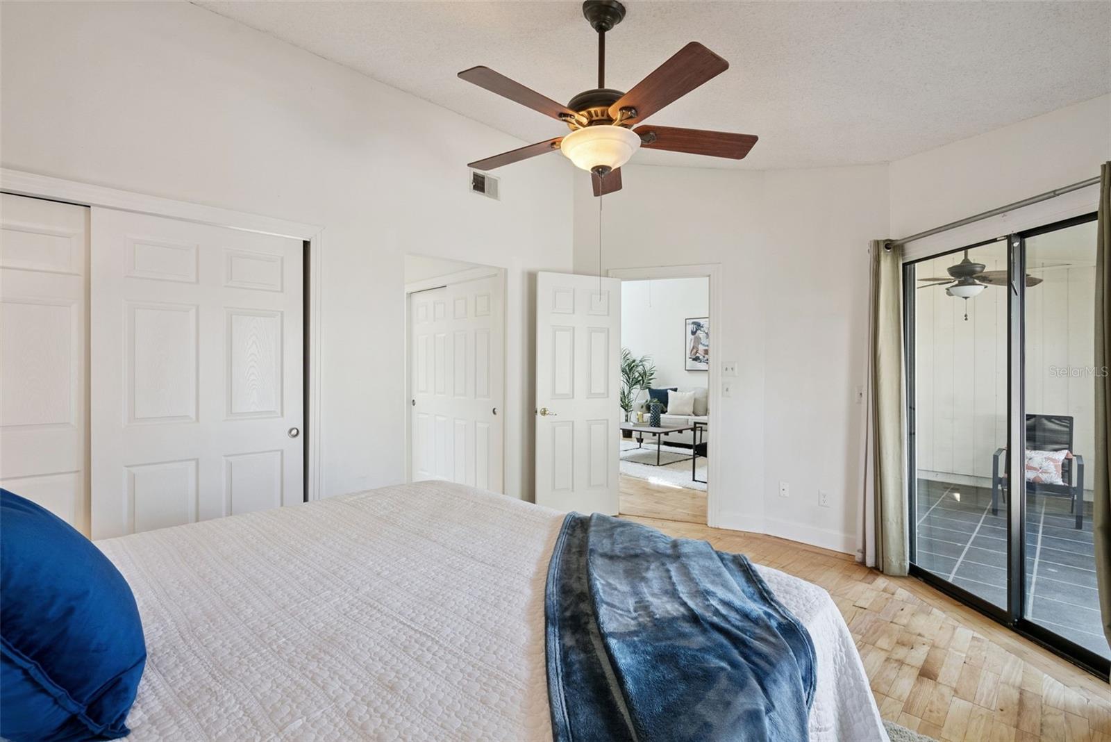 Image 15 of 27 For 410 Poplar Court