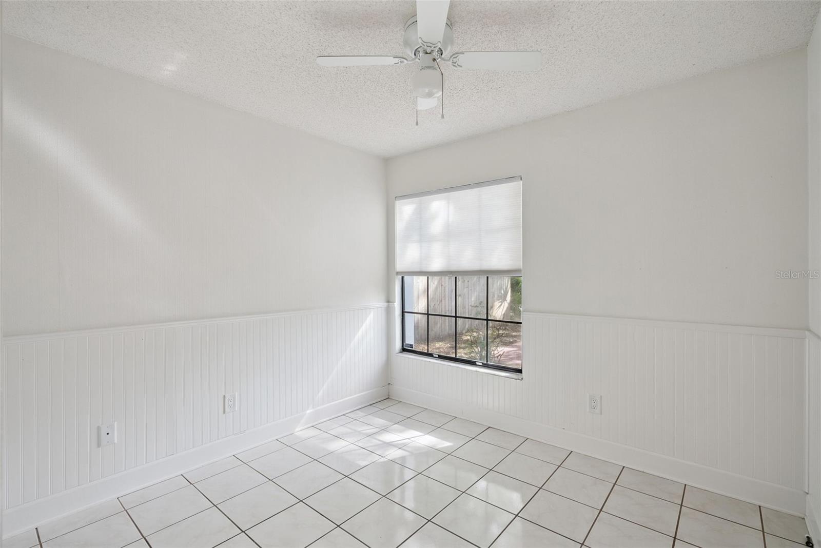 Image 16 of 27 For 410 Poplar Court