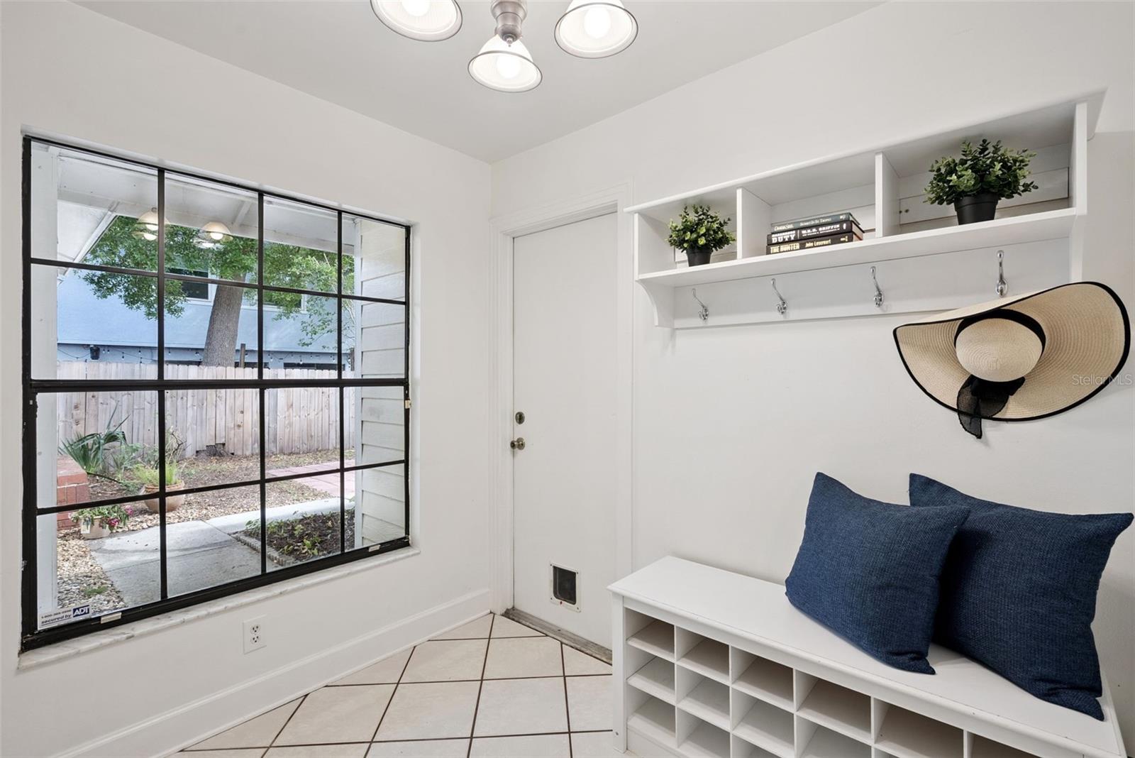 Image 19 of 27 For 410 Poplar Court