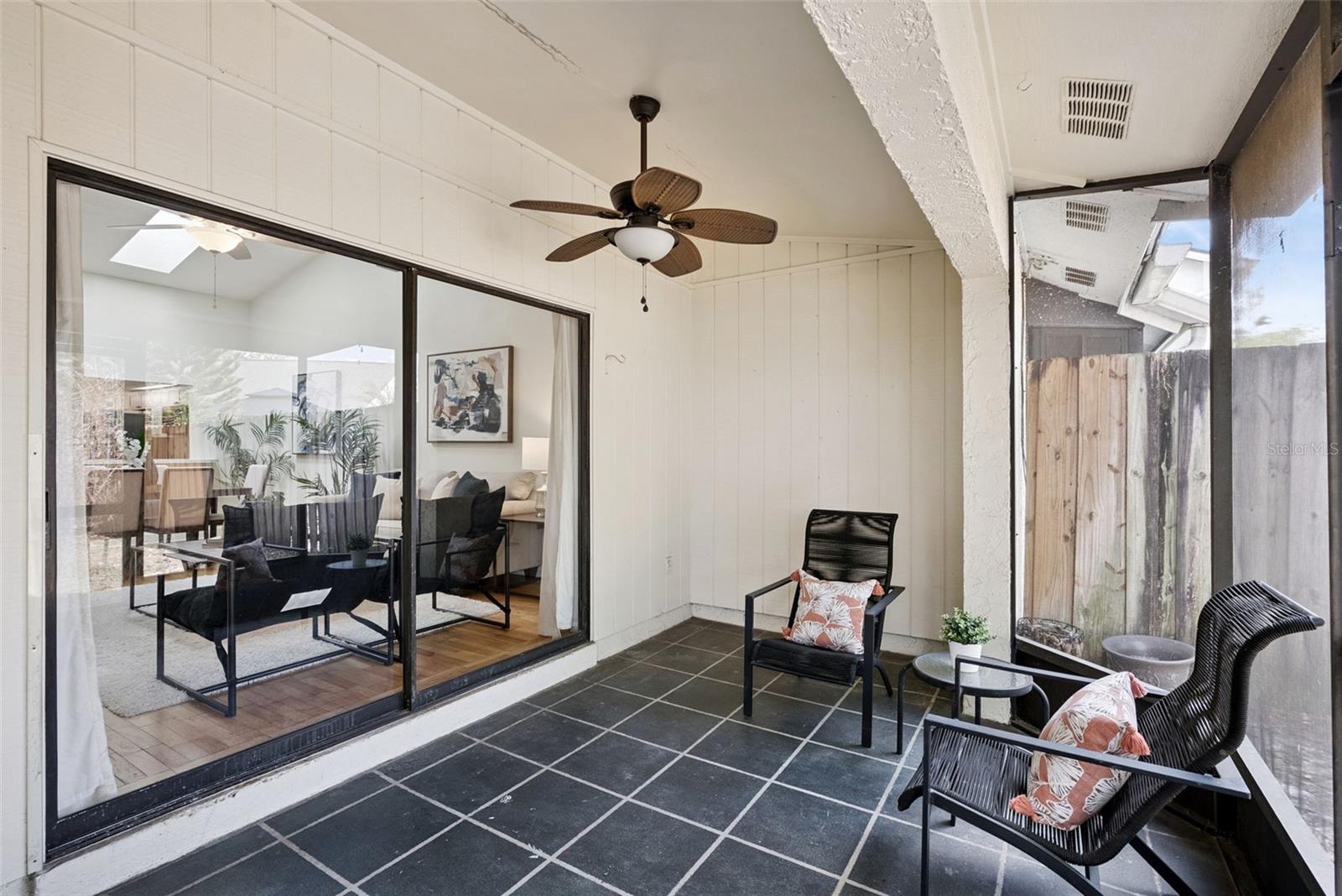 Image 21 of 27 For 410 Poplar Court