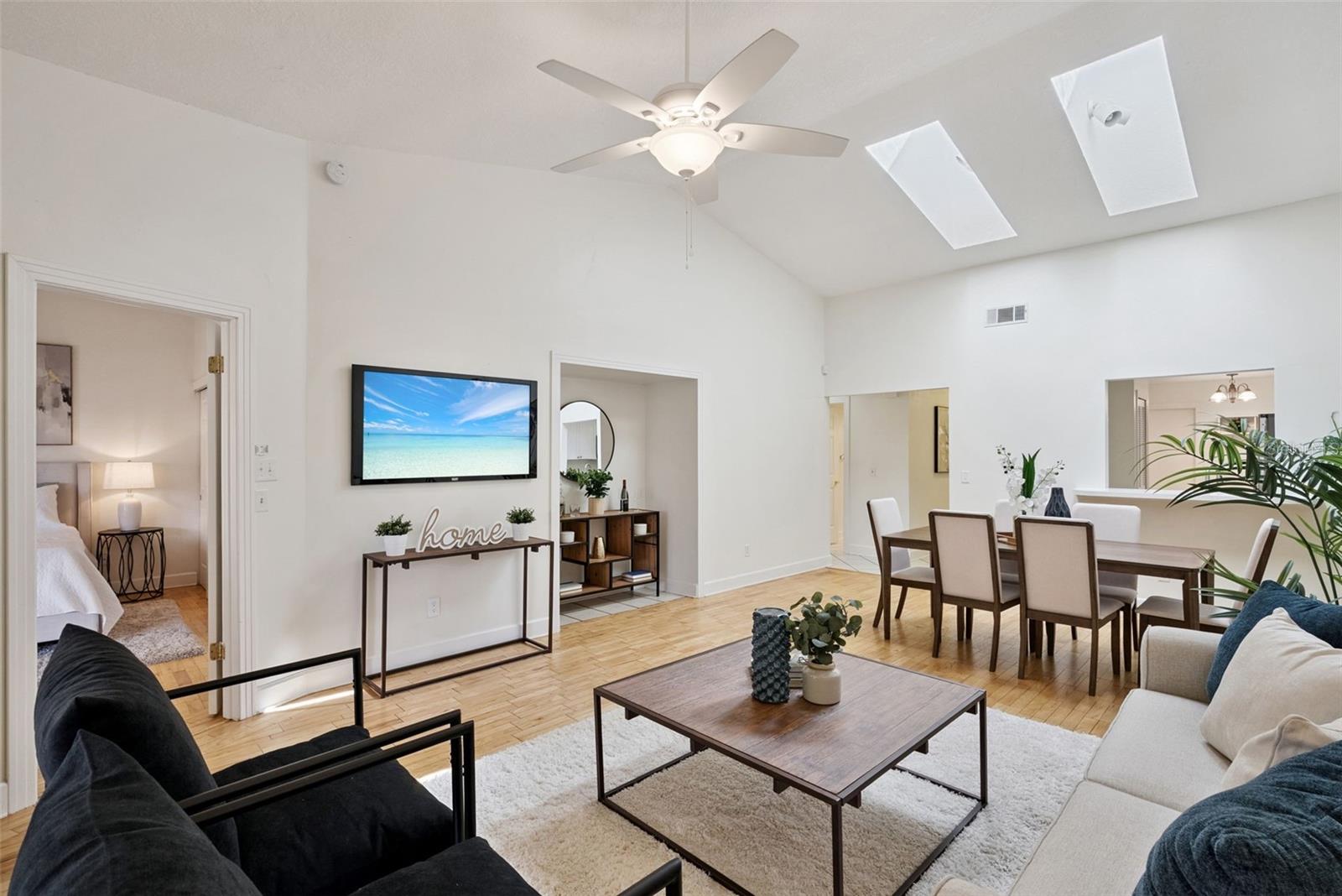 Image 9 of 27 For 410 Poplar Court